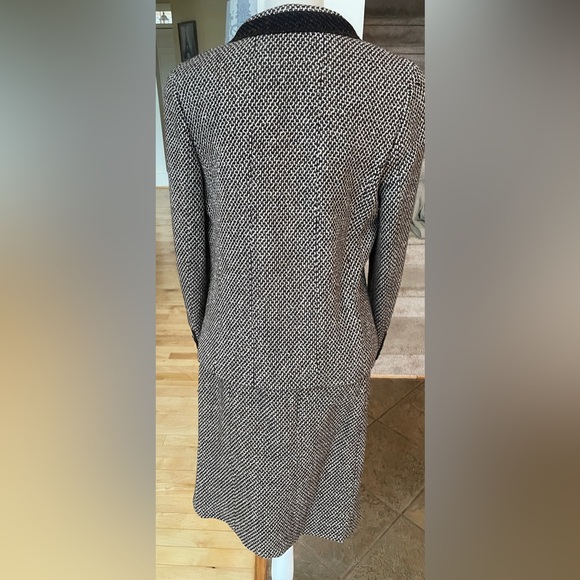 CHANEL Brown and Cream Wool Tweed Boucle Skirt Suit- French Size 40/ US 8 - Picture 8 of 16